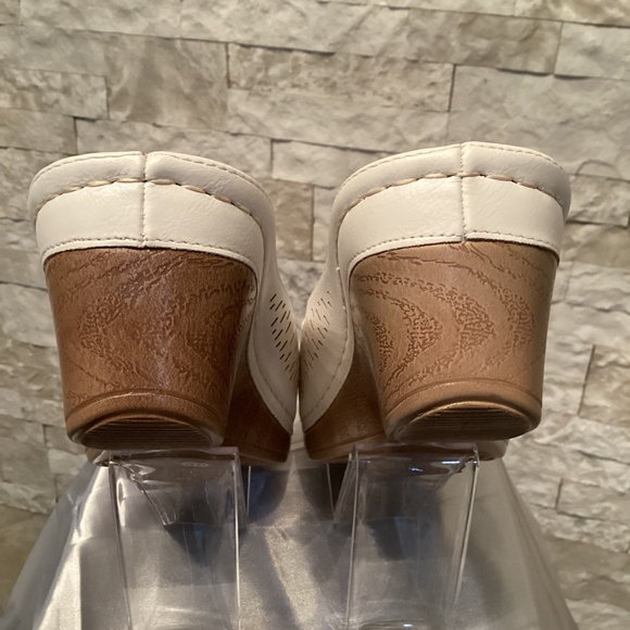 Good Choice (GC) Juliet Wedge Sandals - Picture 5 of 7